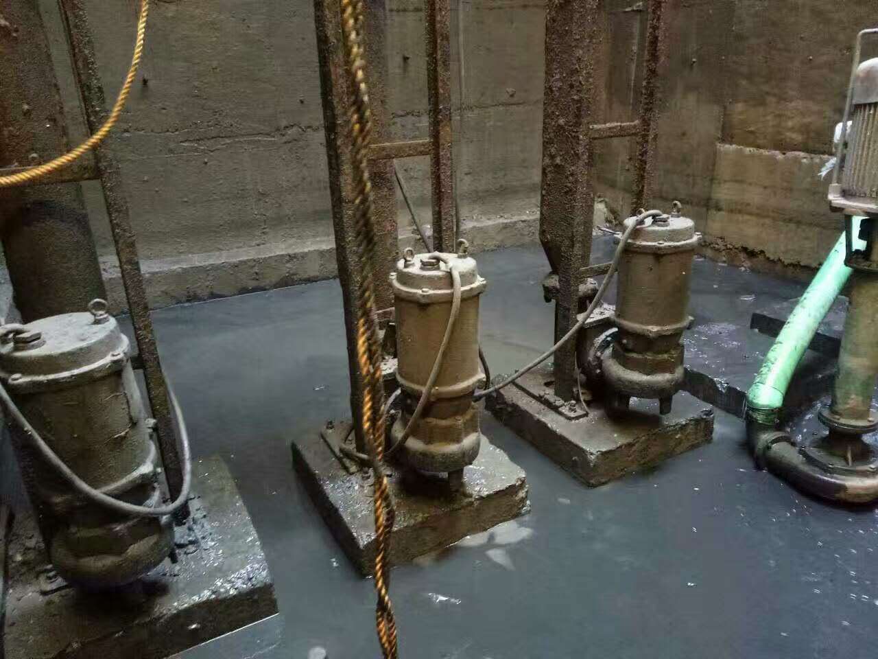 景宁污水池清理